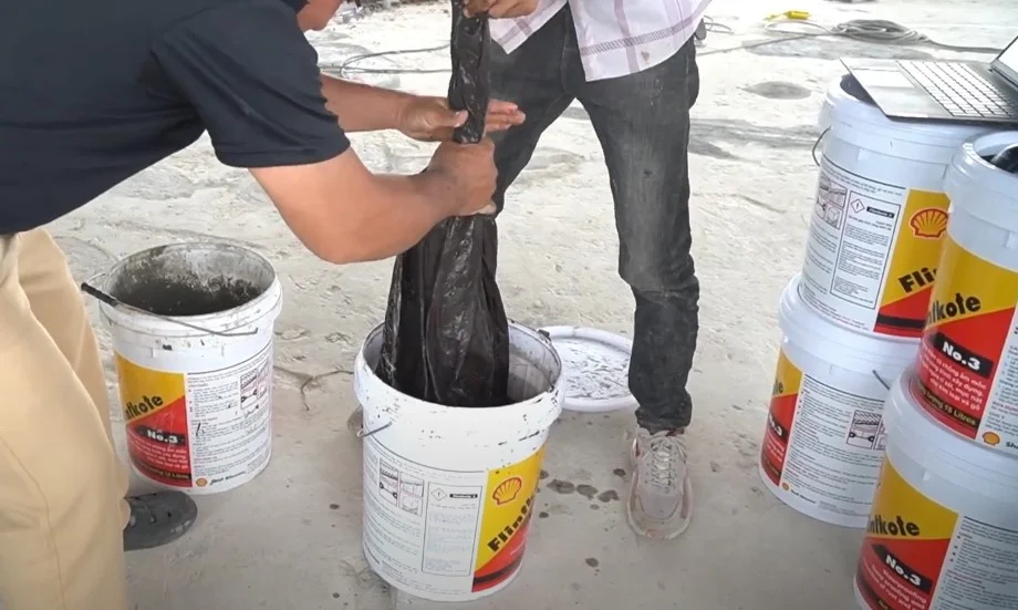 Sơn Bitum Chống Thấm Flintkote NO3 6 Thi công Sơn Bitum Chống Thấm Flintkote