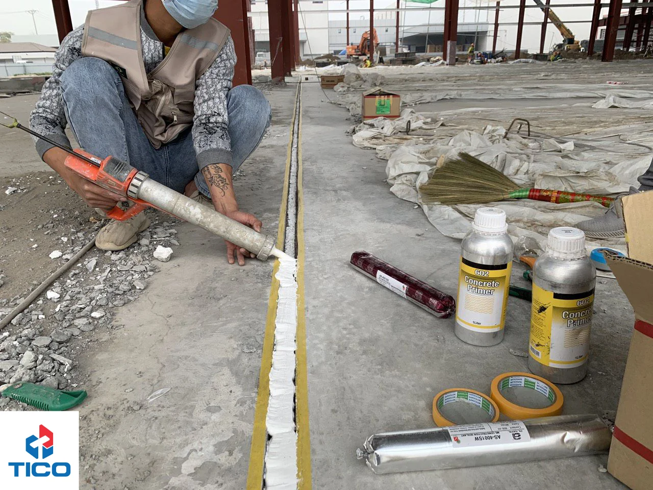 Keo trám trét mối nối Modified Silicone AS- 4001s 4 Thi công Keo trám trét Silicone sealant AS- 4001s