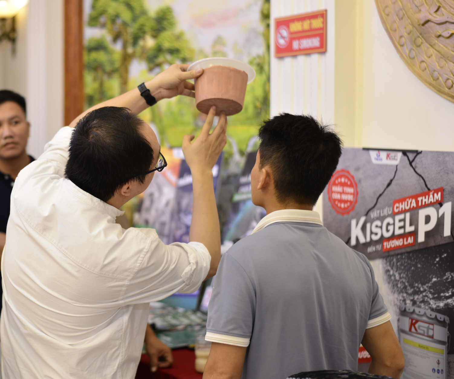 Chống thấm ngược thực sự có hiệu quả? 1 Hội thảo chống thấm tại sự kiện Khởi & Chạm TICO 2024
