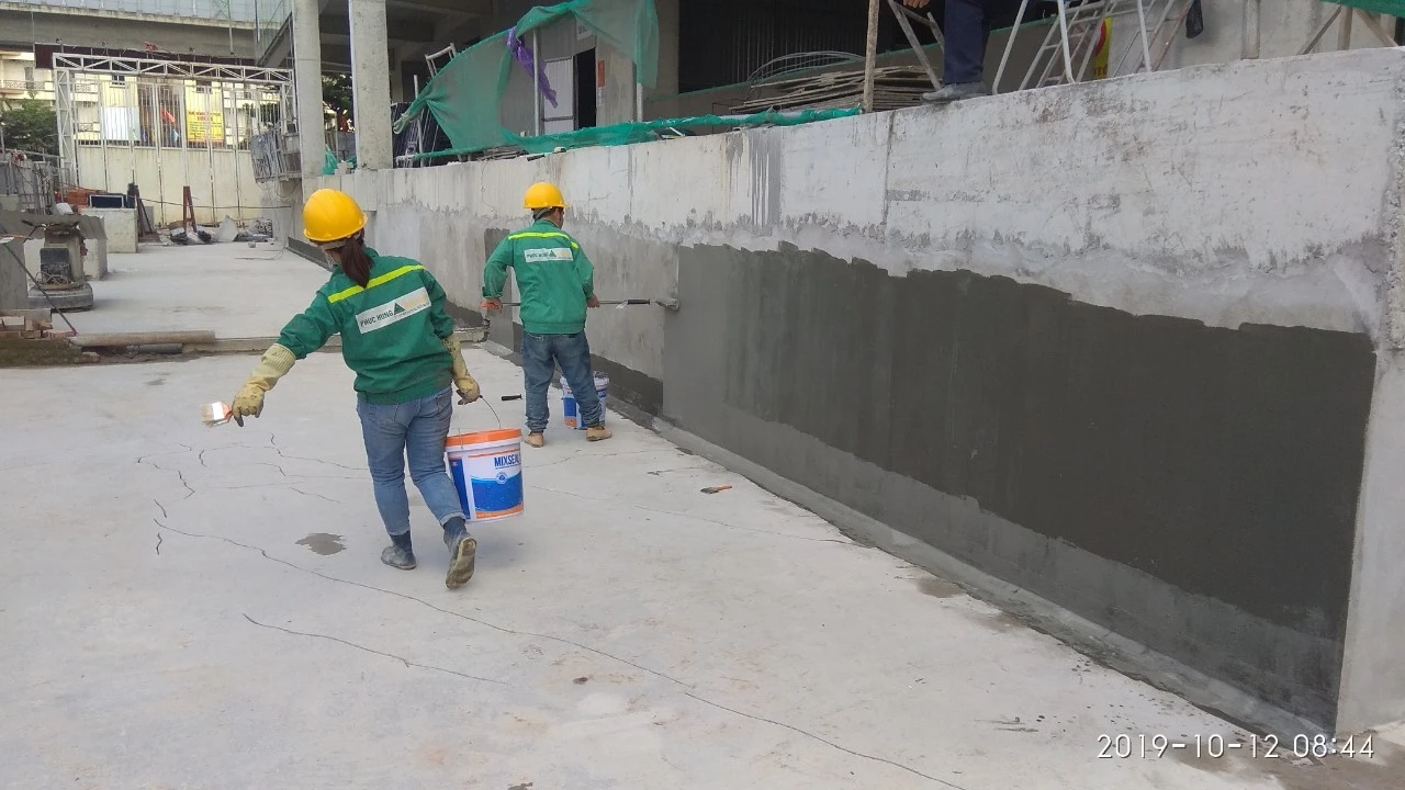 Top 04 Vật Liệu Chống Thấm Tường Phổ Biến 2 Quét chống thấm tường
