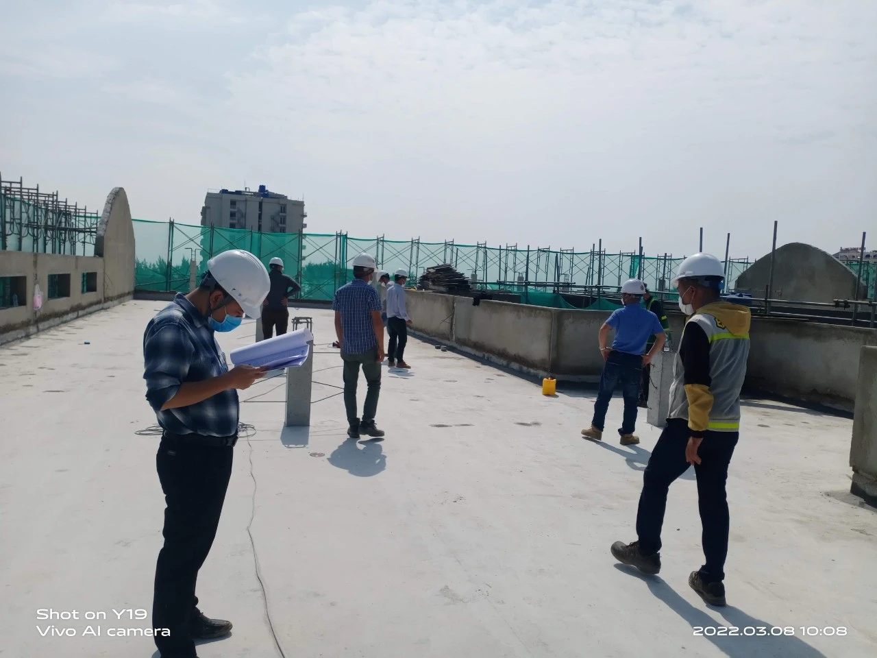Công nghệ chống thấm mái nhà bê tông độ bền 15 năm 3 Kiểm tra hiện trường trước khi thi công chống thấm mái bê tông