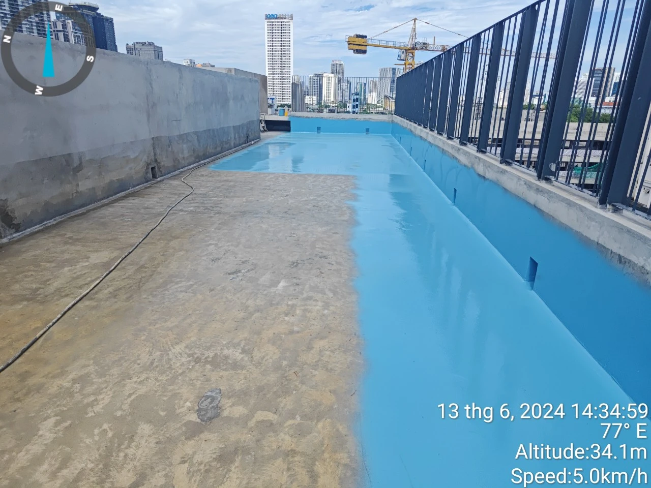 Dịch vụ chống thấm mái giá rẻ cập nhật mới nhất 2024 2 Dịch vụ thi công chống thấm mái bằng phun chống thấm PU