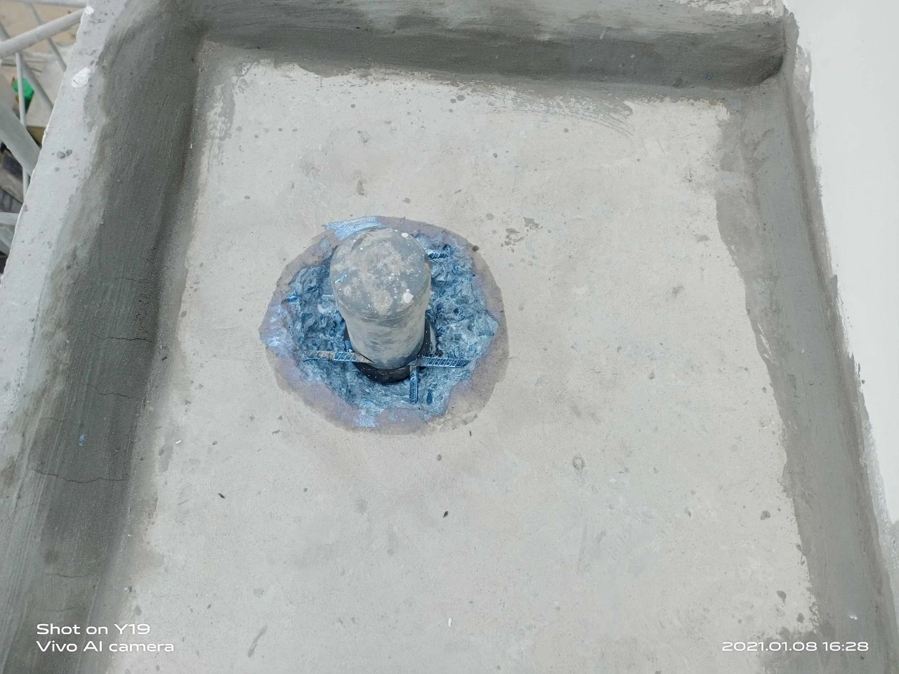 Hướng dẫn chống thấm cổ ống xuyên vách hiệu quả 2 Cổ ống nằm ở vị trí xuyên vách