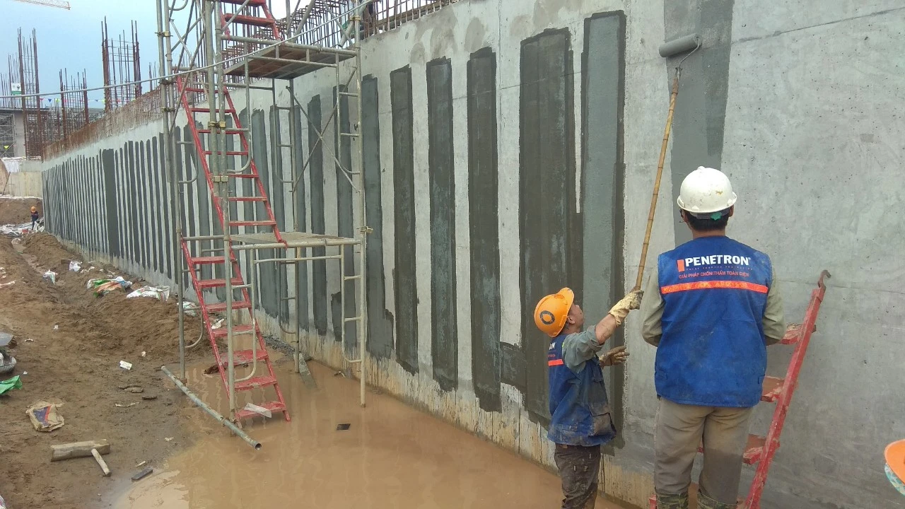 Top 4 sản phẩm chống thấm tường ngoài trời hiệu quả 5 Thi công chống thấm tường ngoài trời bằng vật liệu gốc xi măng