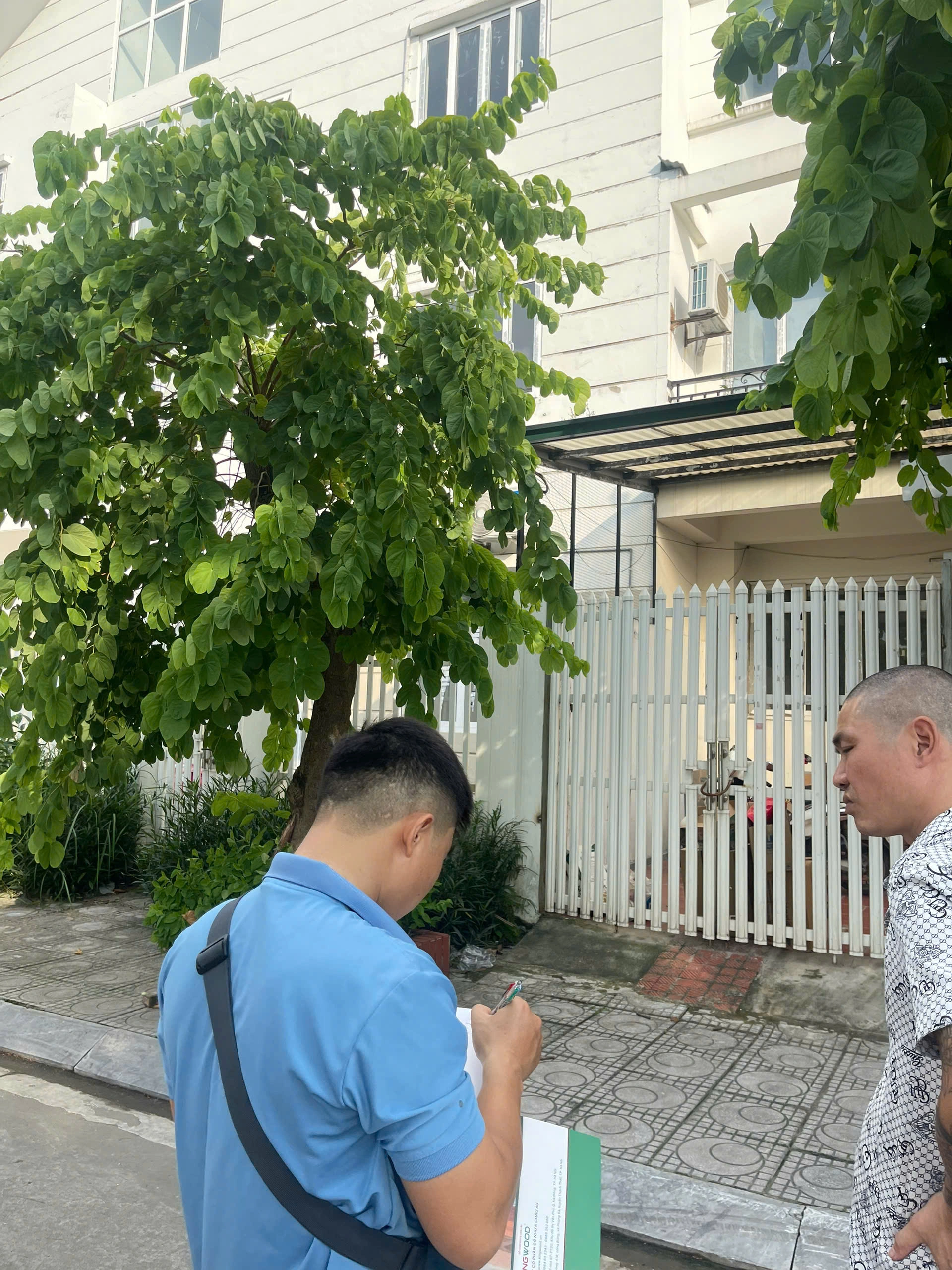Sữa chữa thấm nhà dân